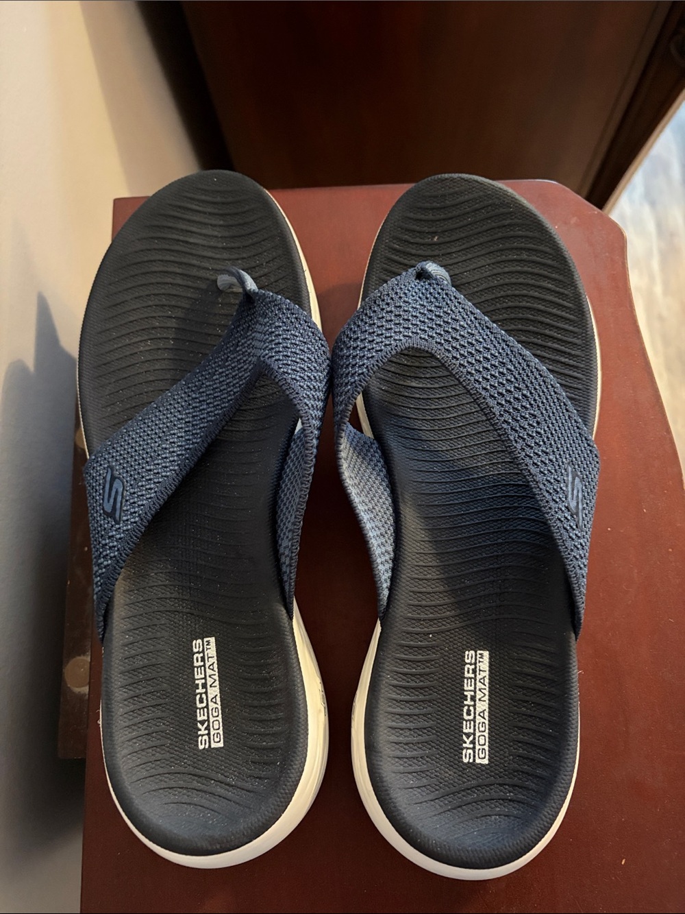 Skechers Men’s Navy and Black Goga Max Flip Flops